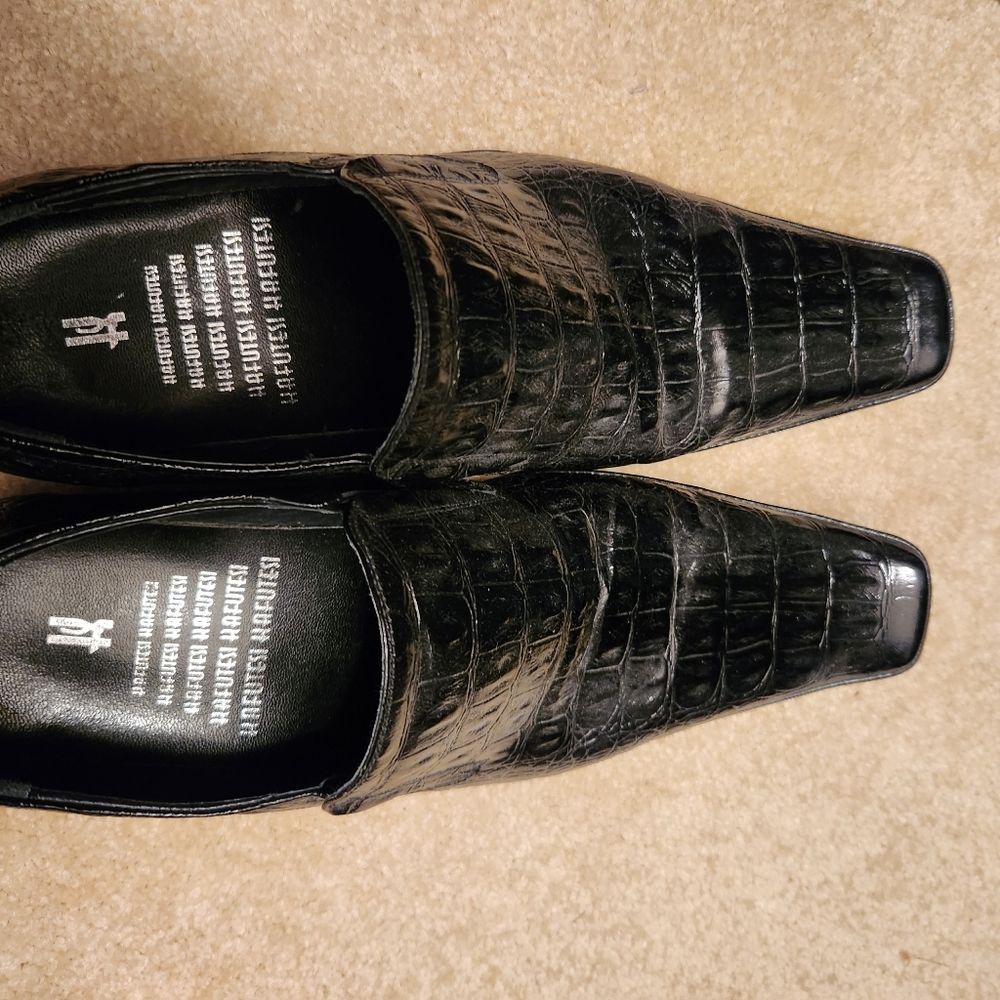 Men's dress shoes